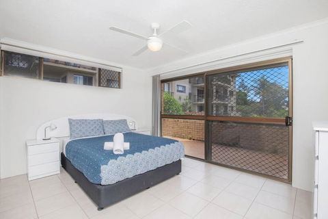 Absolute Beachfront Apartment! - St Kilda Accommodation 4