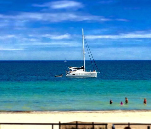 Absolute Beachfront Apartment, Amazing Sunsets - St Kilda Accommodation 3