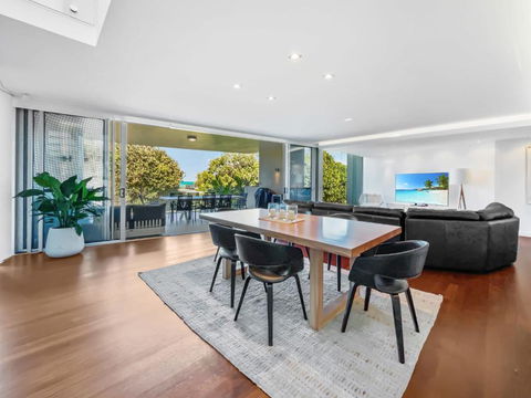 Absolute Beachfront Beach House With Amazing Views - St Kilda Accommodation 2