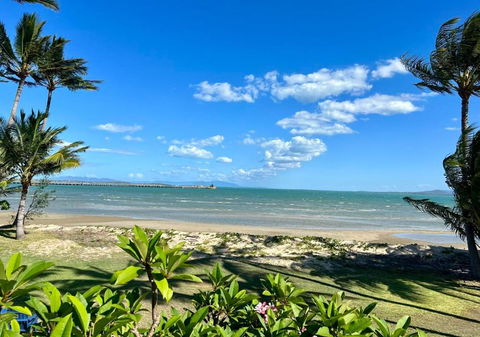 Absolute Beachfront Bowen Beach House-family Time - St Kilda Accommodation 1