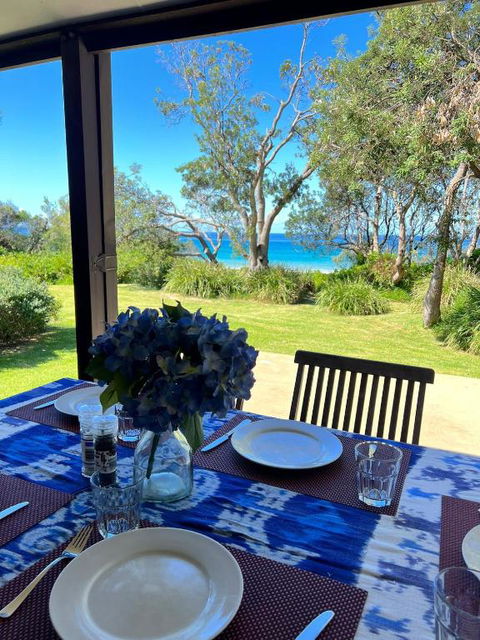 Absolute Beachfront Mollymook - St Kilda Accommodation 3