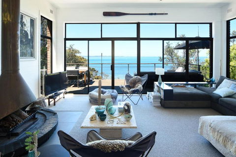 Absolute Beachfront - St Kilda Accommodation 1