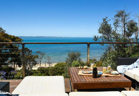 Absolute Beachfront - St Kilda Accommodation 2