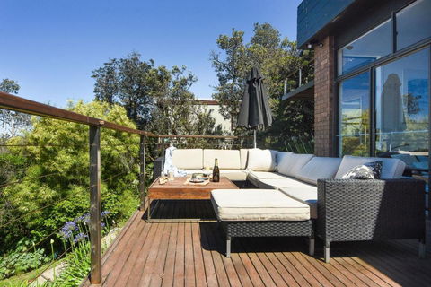 Absolute Beachfront - St Kilda Accommodation 3