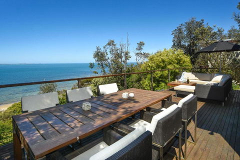 Absolute Beachfront - St Kilda Accommodation 4