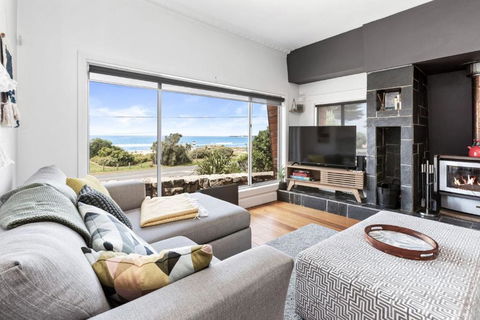 Absolute Beachfront Views Apollo Bay - St Kilda Accommodation 0