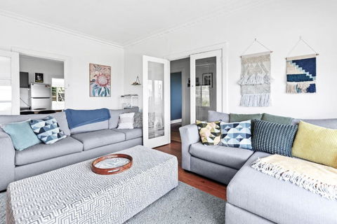 Absolute Beachfront Views Apollo Bay - St Kilda Accommodation 1