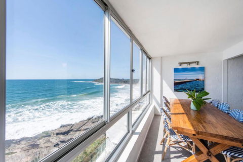 Absolute Oceanfront Yamba - Oceanstays - St Kilda Accommodation 3
