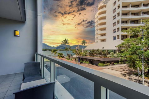Absolute Waterfront - Enjoy Exceptional Lifestyle - St Kilda Accommodation 4