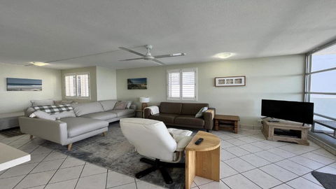 Absolute Waterfront With Rooftop! - St Kilda Accommodation 2