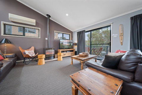 Acacia 2 - Modern 3BR Townhouse L Bath L WiFi L BBQ L Foxtel - St Kilda Accommodation 0