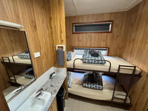 Acacia Caravan Park & Holiday Units - St Kilda Accommodation 3