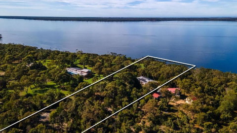 Acacia Lakehouse - St Kilda Accommodation 1