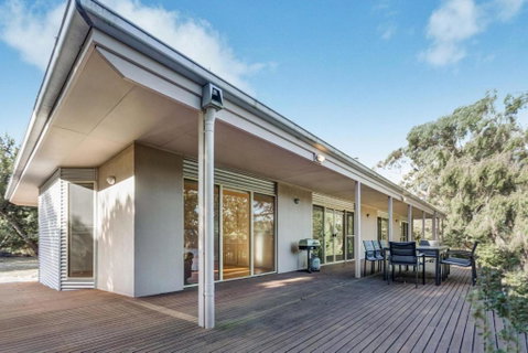 Acacia Lakehouse - St Kilda Accommodation 4