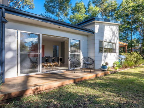 Acacia On Orion By Jervis Bay Rentals - St Kilda Accommodation 0