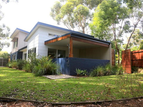 Acacia On Orion By Jervis Bay Rentals - St Kilda Accommodation 4