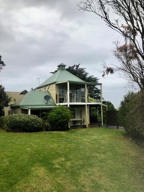 Acacia Rise - St Kilda Accommodation 0