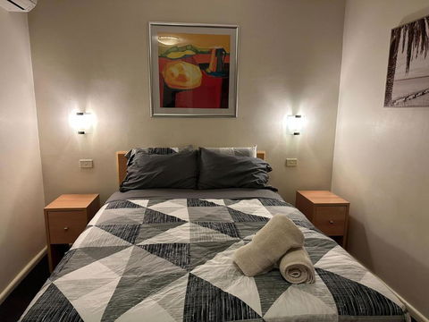 Acland Street Studio Apartment FREE PARKING - St Kilda Accommodation 2