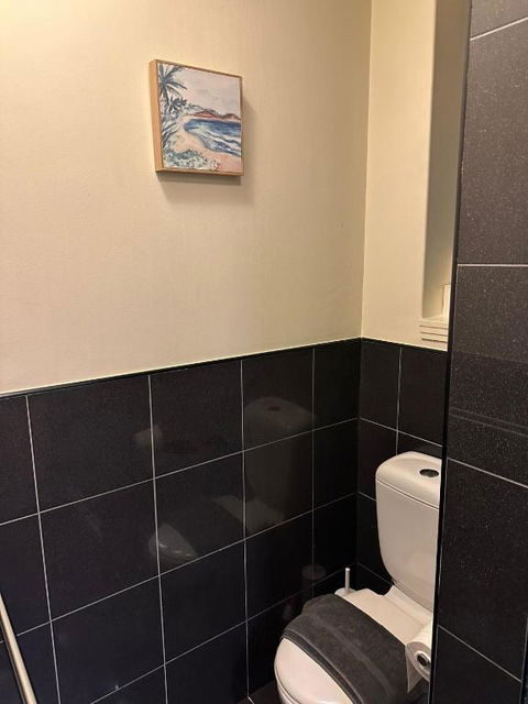 Acland Street Studio Apartment FREE PARKING - St Kilda Accommodation 4