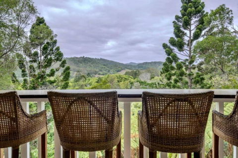 Acreage Near Currumbin Beach - St Kilda Accommodation 0