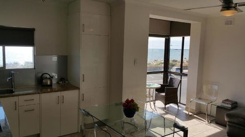 Acushla Accommodation Esplanade Living Self Check-In Self Check-Out - St Kilda Accommodation 4