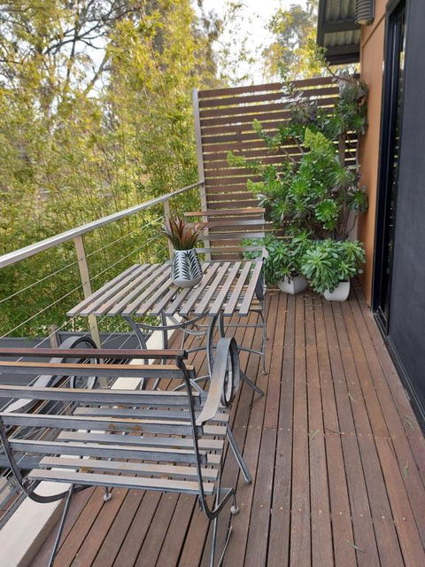 Adelphi Apartment 6 Riverview 2 BDRM Or 6A King Studio Riverview Both With Balconies - St Kilda Accommodation 3