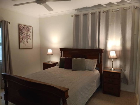 Adorable Private 2 Bedroom Guest Suite + Pool - St Kilda Accommodation 3