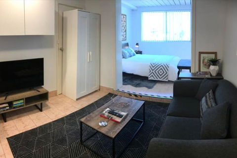 Adorable Studio Nestled In The Heart Of Flynn - St Kilda Accommodation 3