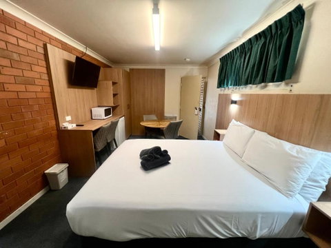 Adrian Motel - St Kilda Accommodation 4
