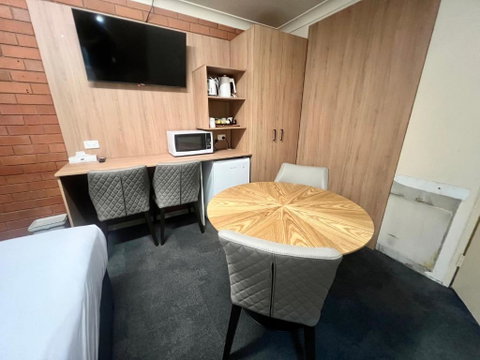 Adrian Motel - St Kilda Accommodation 3