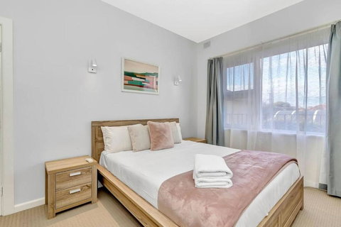 Adventure Awaits - Footsteps From West Beach - St Kilda Accommodation 3