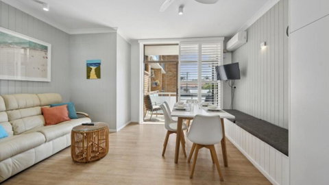 Affordable, Pool, Spa, Beach, Sleeps 5 - St Kilda Accommodation 1