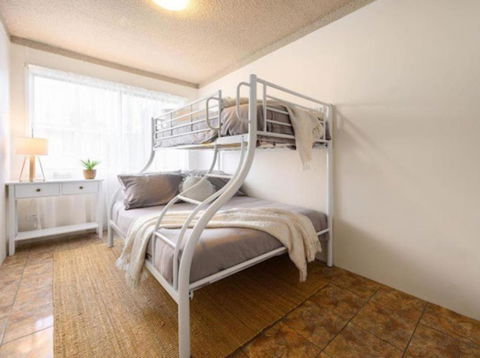 Affordable Relaxing GC Getaway - St Kilda Accommodation 4