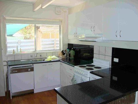 Ageri Holiday House - St Kilda Accommodation 4