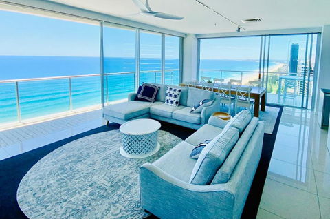 Air On Broadbeach Beachfront 2Level Stunning Apartment With 180 Degree Views - St Kilda Accommodation 2