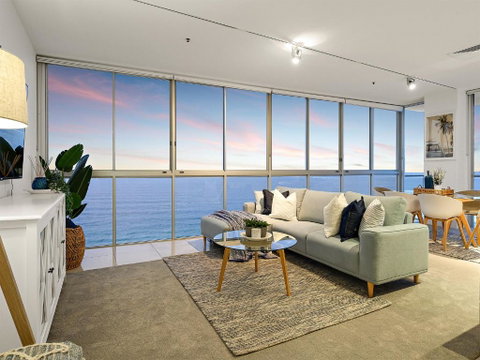 Air On Broadbeach - St Kilda Accommodation 1