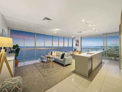 Air On Broadbeach - St Kilda Accommodation 4