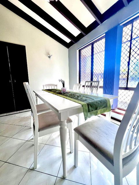 Affordable Beautiful Queen Bedroom Near City Swan River Fremantle University - St Kilda Accommodation 4