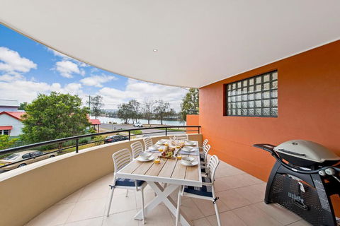 Adrift At Dolphin Cove Apt 5 - Riverfront Modern - St Kilda Accommodation 0