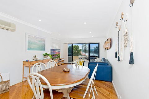 Adrift At Dolphin Cove Apt 5 - Riverfront Modern - St Kilda Accommodation 2
