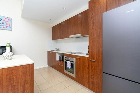 Absolutely Spacious APT Unit Between ANU And City - St Kilda Accommodation 4