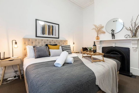 A Carlton Classic - Quaint Inner-City Getaway - St Kilda Accommodation 1