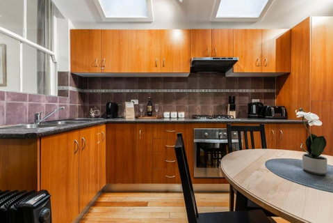 A Carlton Classic - Quaint Inner-City Getaway - St Kilda Accommodation 2