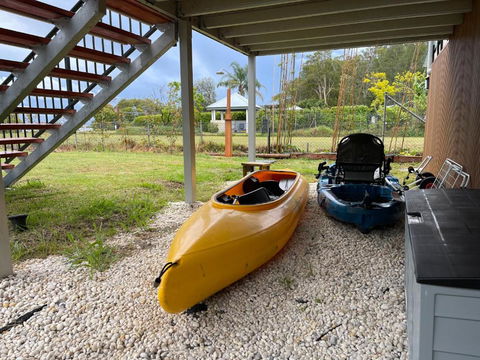 ABSOLUTE BEACHFRONT Port Stephens - Pindimar Beach House - St Kilda Accommodation 4