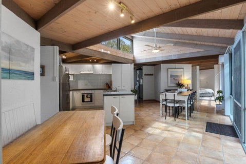 A Sand And Sea Retreat - 150m From Beach, Pet Friendly - St Kilda Accommodation 2