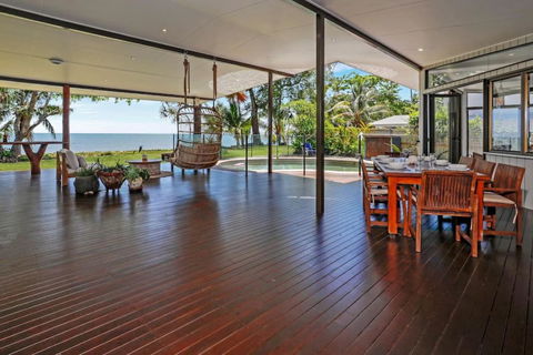 Absolute Beachfront House With Private Pool - St Kilda Accommodation 2