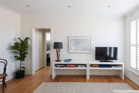 A Touch Of Tuscan Charm Off Toorak Road - St Kilda Accommodation 3