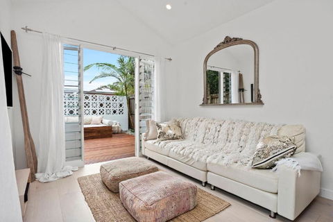 A Perfect Stay - The Boat House - St Kilda Accommodation 1