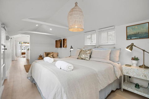 A Perfect Stay - The Boat House - St Kilda Accommodation 0