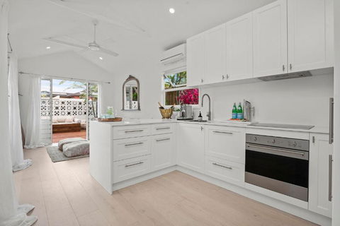 A Perfect Stay - The Boat House - St Kilda Accommodation 4